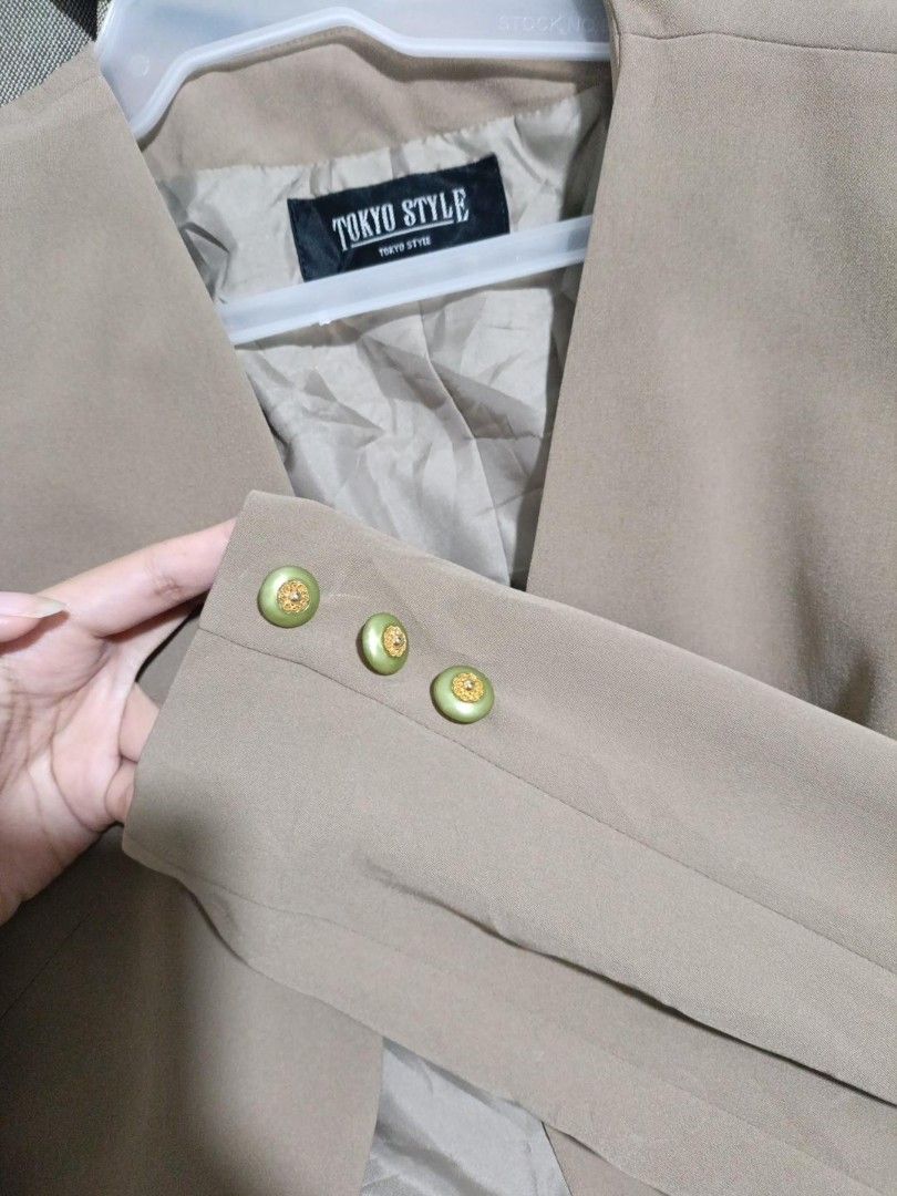 Collarless Cropped Blazer / Cropped Bolero (Category: Coats, Jackets and Outerwear) located in Taguig. Submitted by vm.co (Listing ID 1465718300, Image 3). Description: Collarless Cropped Blazer / Cropped Bolero Jacket No buttons No traditional lapel Rounded/curved front opening Cropped length Long sleeves Slightly structured shoulders with gathered/puff detail.