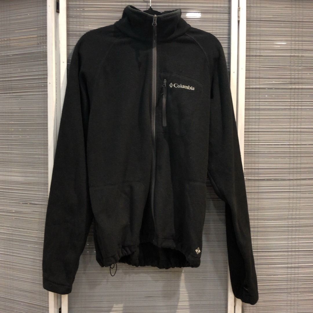 COLUMBIA CLOTHES SWEATER (Category: Coats, Jackets and Outerwear) located in Taguig. Submitted by ecoring.ph (Listing ID 1465593464, Image 1). Description: ◆CONDITION: B ◆DESCRIPTIONS: (Other defects/info:) The clothing shows signs of use, including dirt stains, runs, fraying, and loose threads. * SIZE: ◆SHOULDER TO SHOULDER: 20nches. (approximately only) ◆BUST: 50inches. (approximately only) ◆ LENGTH: 25inches. (approximately only) ◆INCLUSIONS: 