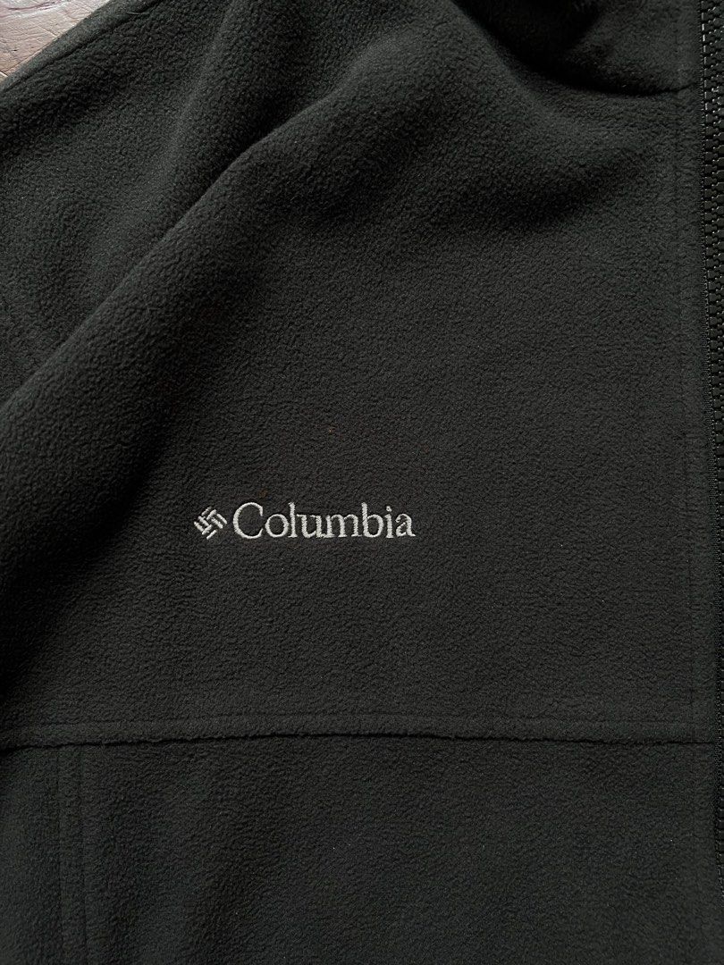 Columbia Fleece Jacket (Category: Coats, Jackets and Outerwear) located in Borongan. Submitted by thriftsbyblas (Listing ID 1465640726, Image 3). Description: Unisex 22 x 25 dimes Eastern Samar Loc.