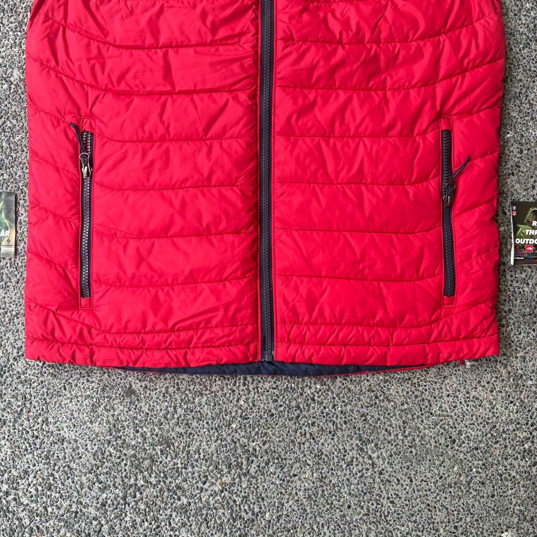 Columbia Men's Powder Lite Vest (Category: Vests) located in Caloocan City. Submitted by rjlthrifts (Listing ID 1465695582, Image 3). Description: Columbia Men's Powder Lite Vest Omni-Heat engineered with a streamlined, body-skimming cut designed to minimize cold drafts while retaining core torso mobility. Excellent Condition Color Rate 10/10 L on Tag 28.5 Length 22 Width No issue. Price. 1,980 Loc. South Caloocan Courier. J&T And Flash Express.