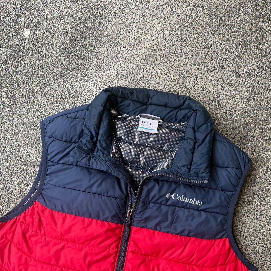 Columbia Men's Powder Lite Vest (Category: Vests) located in Caloocan City. Submitted by rjlthrifts (Listing ID 1465695582, Image 2). Description: Columbia Men's Powder Lite Vest Omni-Heat engineered with a streamlined, body-skimming cut designed to minimize cold drafts while retaining core torso mobility. Excellent Condition Color Rate 10/10 L on Tag 28.5 Length 22 Width No issue. Price. 1,980 Loc. South Caloocan Courier. J&T And Flash Express.