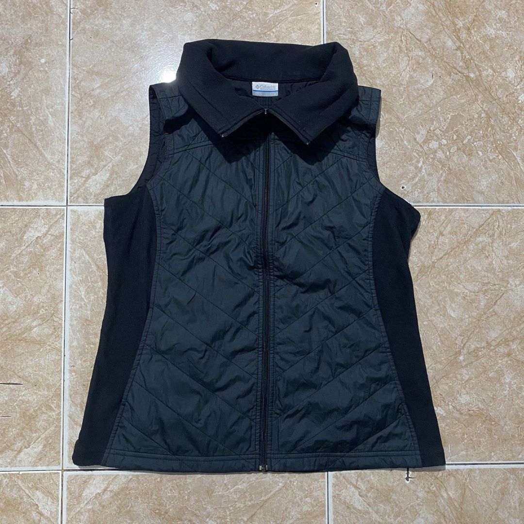 Columbia Vest (Category: Vests) located in Manila. Submitted by killthismane (Listing ID 1465729893, Image 1). Description: Columbia quilted full-zip vest featuring a soft fleece collar and contrast side panels..