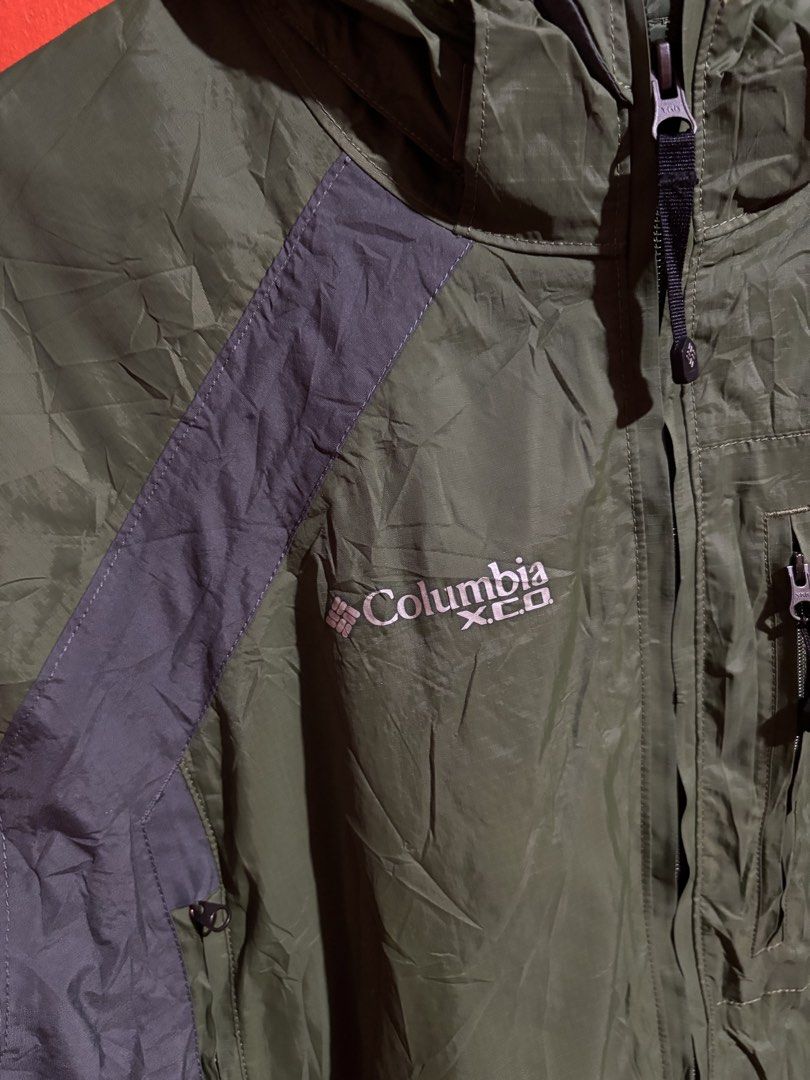 Columbia X.C.O. Green Windbreaker Jacket (Category: Coats, Jackets and Outerwear) located in Naga. Submitted by ajrc.shop (Listing ID 1465700765, Image 3). Description: olive green outdoor jacket ✅Size: L ✅Width: 26.5 ✅Length: 28.5 ✅Color Rate: 9/10 ✅Issue: None ✅Need Wash ✅Location: Bicol Naga City, Camarines Sur ✅Courier: J&T Express/Flash Express ✅MOP: Gcash only.