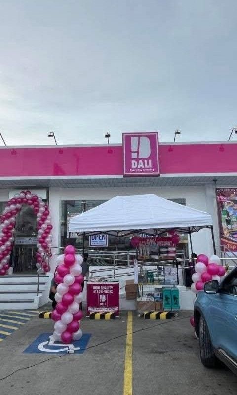 Commercial lot with Dali for same (Category: Commercial) located in Manila. Submitted by rbzaragoza1007 (Listing ID 1465604528, Image 3). Description: Commercial lot with Dali renter lot area 311sqm frontage 12m 14 years remaining contract Php 55,000.00 monthly rental with escalation cash buyer only.