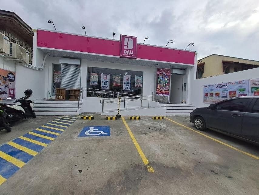Commercial lot with Dali for same (Category: Commercial) located in Manila. Submitted by rbzaragoza1007 (Listing ID 1465604528, Image 2). Description: Commercial lot with Dali renter lot area 311sqm frontage 12m 14 years remaining contract Php 55,000.00 monthly rental with escalation cash buyer only.