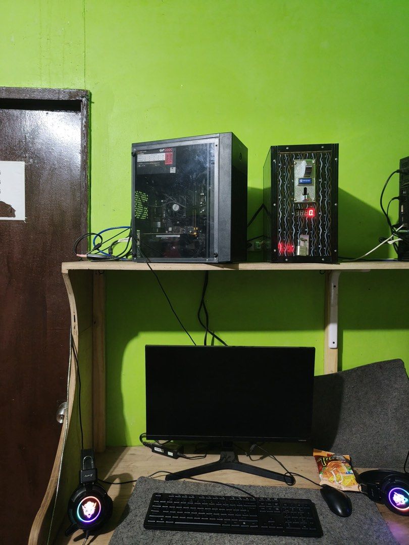 Complete Computer Set with Coin Slot Timer (Category: Desktops) located in Caloocan City. Submitted by francearqu07173 (Listing ID 1465579726, Image 3). Description: 🎮🔥 GAMING PC FOR SALE! 🔥🎮 Looking for a reliable PC for gaming, work, school, and entertainment? 🖥️💯 ⚙️ Performance depends on the PC specifications. 📩 DM us for the complete specs, price, and other details! 📞 For inquiries, contact: 0961 477 1979 🔥 Message or call now for m