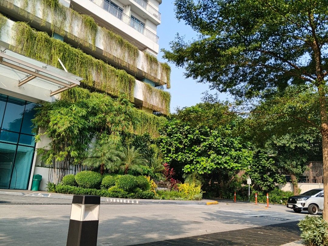 Condo in Manila | 1 Bedroom Fully Furnished (Category: Apartments & Condos) located in Manila. Submitted by clif1997 (Listing ID 1446584267, Image 1). Description: For Sale Condo In Manila Acqua Residences with Gated Security Accessible to Edsa or Makati CBD Fully Furnished 1 Bedroom 28sqm Price is negotiable Facing Sunset As is Where is if ano nasa photo yan po deliverable nya and also kung ano mga gamit or appliances yan included. We can schedu
