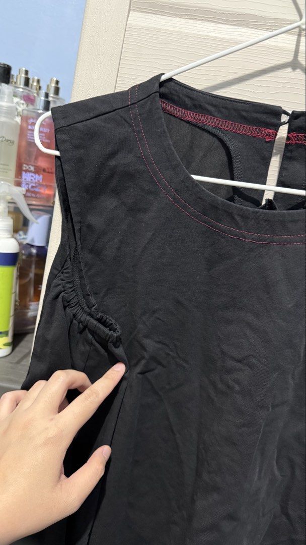 Contrast Lining Top (Category: Sleeveless) located in Quezon City. Submitted by dinesaur (Listing ID 1465683190, Image 2). Description: .