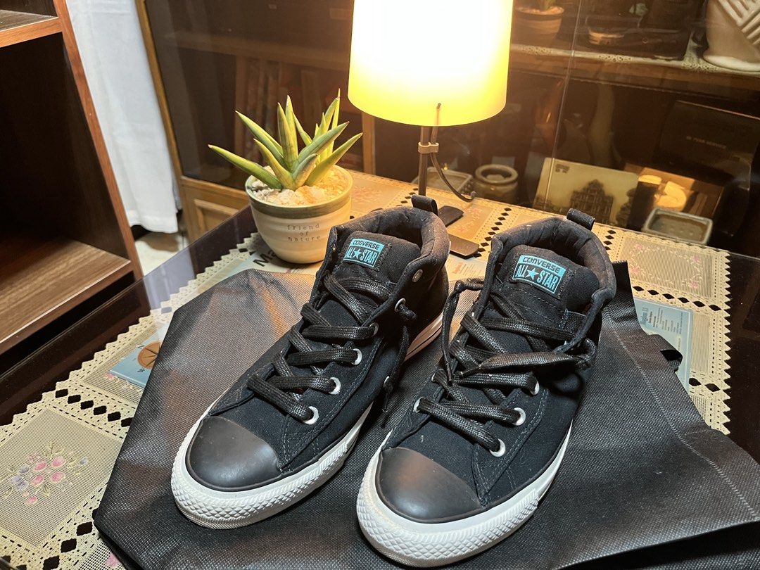 Converse (black, canvass) (Category: Sneakers) located in Manila. Submitted by eliseriogl89460 (Listing ID 1465663052, Image 2). Description: .
