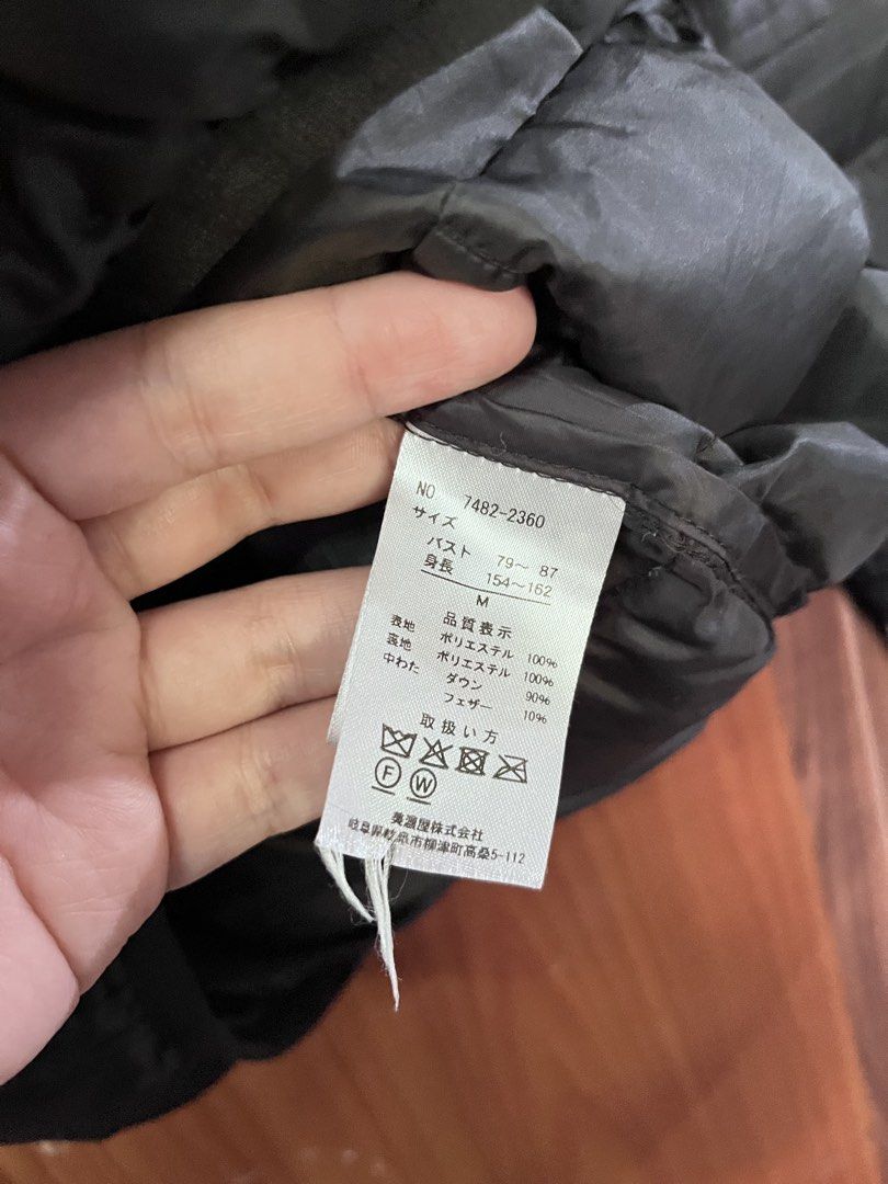 CONVERSE PUFFER JACKET (Category: Coats, Jackets and Outerwear) located in Baguio. Submitted by toddlerscollectives (Listing ID 1465625859, Image 3). Description: .