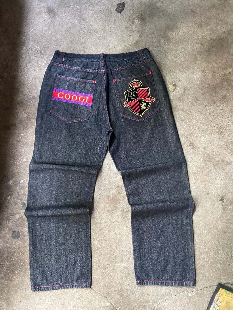 COOGY BAGGY PANTS (Category: Jeans) located in Manila. Submitted by vastpenguin.fe4763 (Listing ID 1465678582, Image 1). Description: COOGIE BAGGY PANTS NO ISSUE 38to40- waistline 43- length 12- leghole CRISPY CONDITION .
