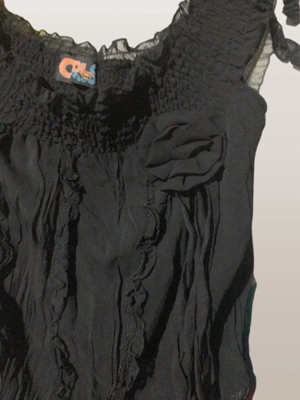 COOLS BLACK CHIFFON BLOUSE TOP (Category: Blouses) located in Marikina City. Submitted by minimalistmanila (Listing ID 1465601891, Image 2). Description: COOLS BLACK CHIFFON BLOUSE ✨ Bought in Singapore • Condition: New • Size: S/M • Model is 5'5 Original Price: 35 SGD My Price: P999. Order now! 🔴 No additional pictures will be provided. Lowballers will be ignored. Joybidders will be blocked. .