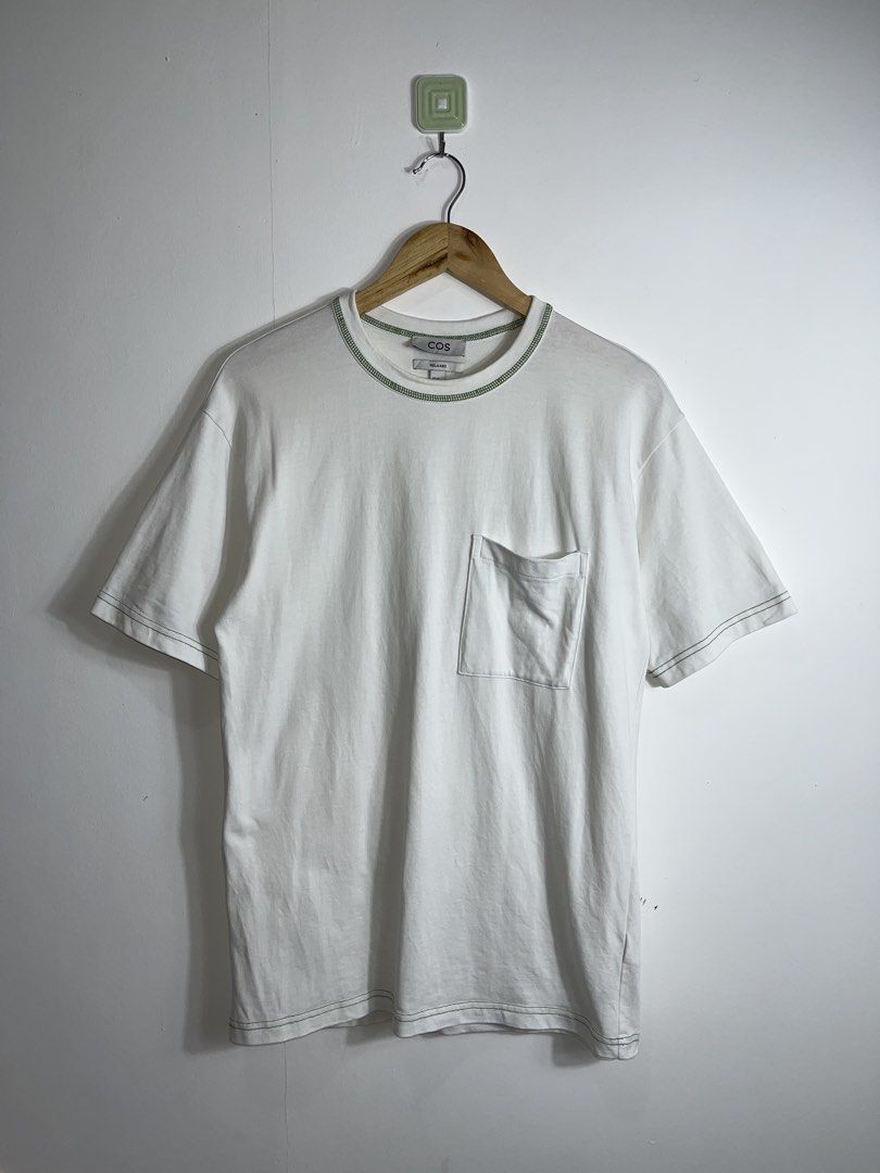 COS White Pocket Shirt Medium (Category: Tshirts & Polo Shirts ) located in Nasugbu. Submitted by janstuffs.ph (Listing ID 1465665374, Image 2). Description: COS Pocket Tee Authentic💯 Size on tag: XS Relaxed Dimension: 20"W x 28"L Best fit: MEDIUM Condition: 10/10 Good as New Flaw: None Mine: 700 Thankyou po 🫶💕.