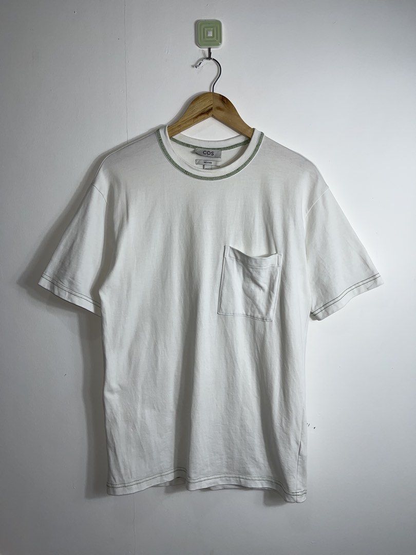 COS White Pocket Shirt Medium (Category: Tshirts & Polo Shirts ) located in Nasugbu. Submitted by janstuffs.ph (Listing ID 1465665374, Image 3). Description: COS Pocket Tee Authentic💯 Size on tag: XS Relaxed Dimension: 20"W x 28"L Best fit: MEDIUM Condition: 10/10 Good as New Flaw: None Mine: 700 Thankyou po 🫶💕.