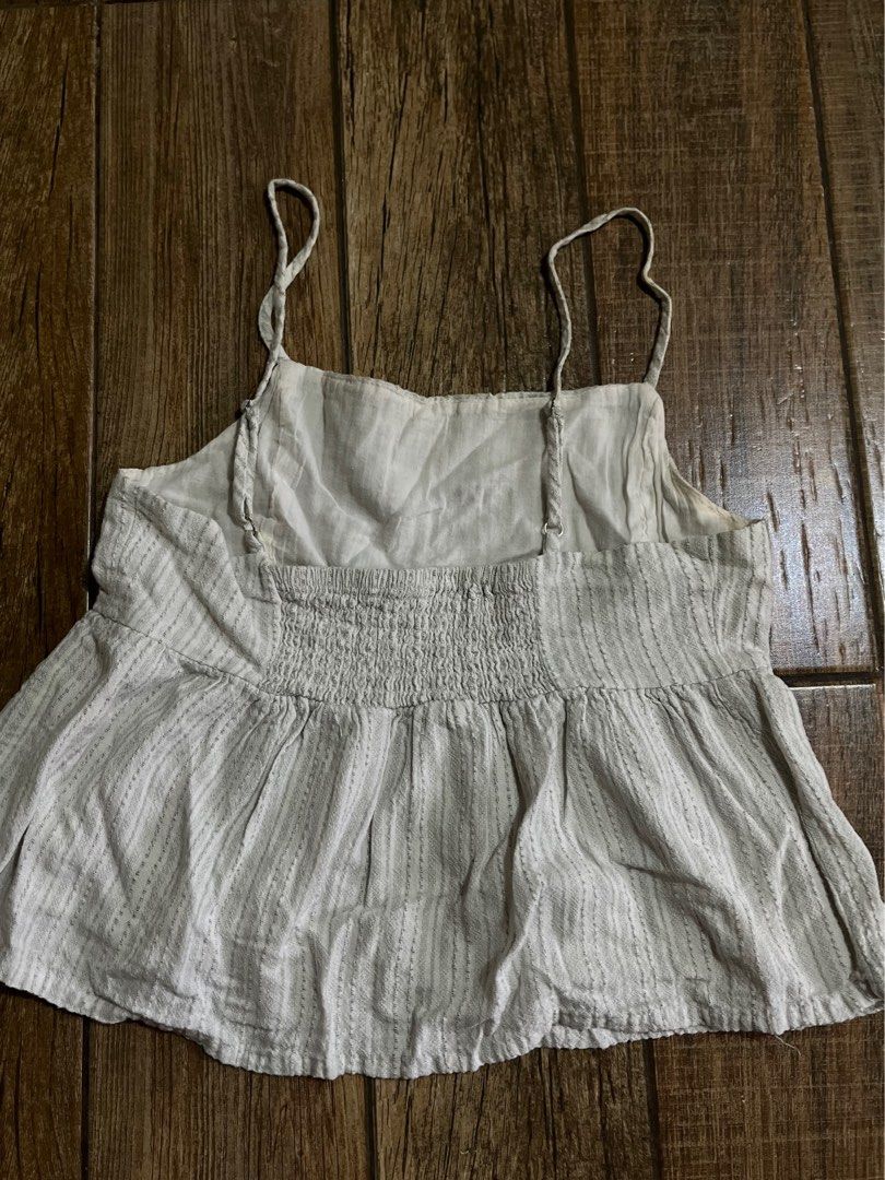 Cotton:On Peplum Top (Category: Sleeveless) located in Mandaluyong City. Submitted by yanna_02501 (Listing ID 1465655521, Image 2). Description: .