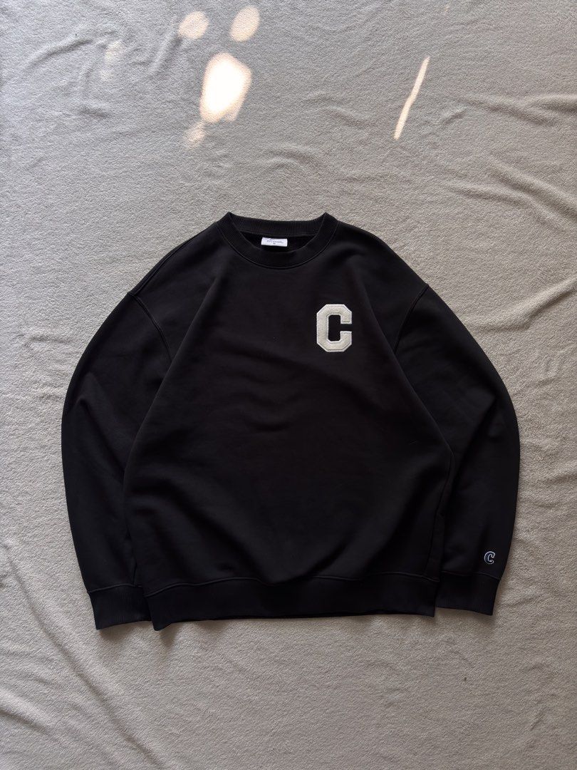 COVERNAT SWEATER (Category: Coats, Jackets and Outerwear) located in Guagua. Submitted by mid_thrift (Listing ID 1465742431, Image 1). Description: W-24 L-27 No issue good condi.