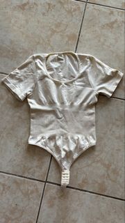 (Category: ) located in . Submitted by shop.kayescloset (Listing ID 1465634961, Image 1). Description: .