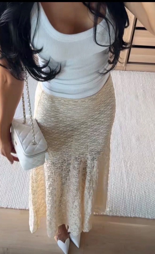 Cream Lace Maxi Skirt Long Flared (Category: Skirts) located in Makati City. Submitted by epicstone.e96015 (Listing ID 1465704253, Image 1). Description: FS Zara Lace Skirt Size: M can fit to S. .