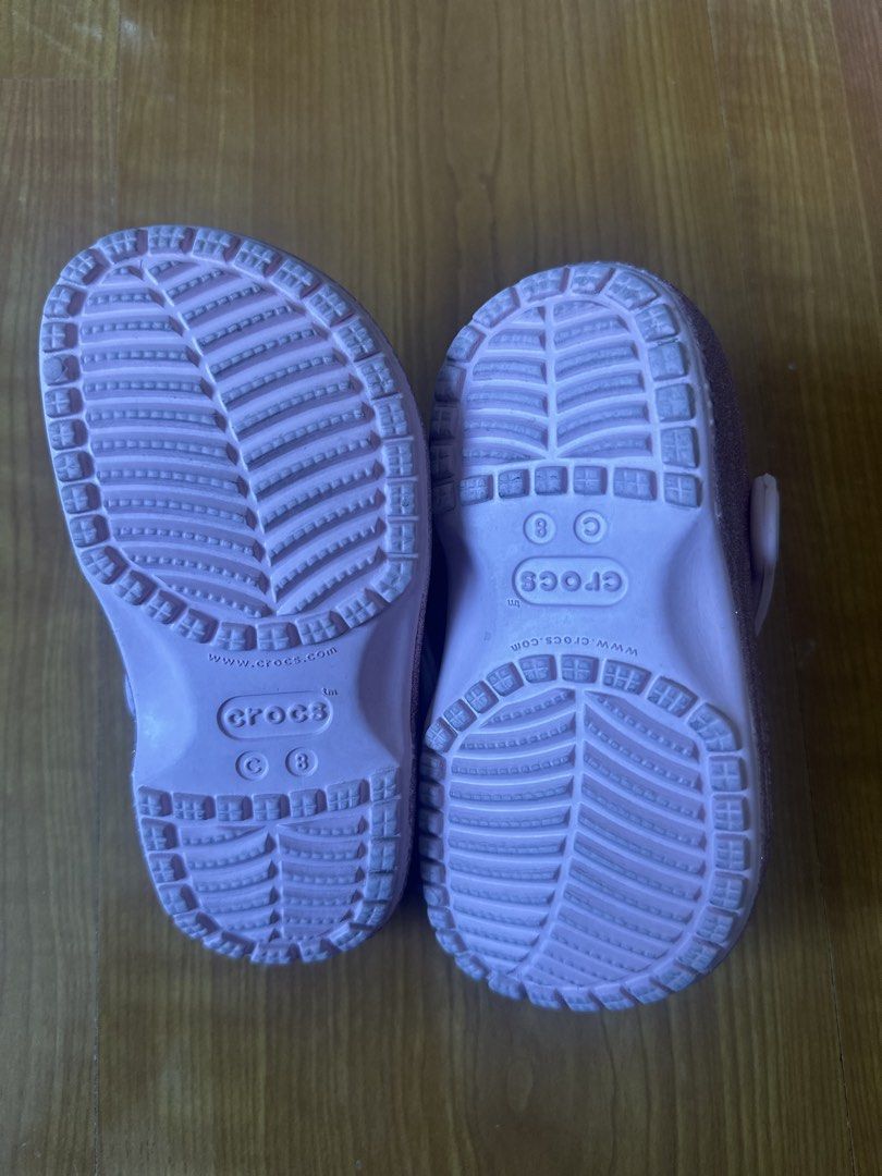 Crocs (Category: Babies & Kids Fashion) located in Tarlac. Submitted by inlovewithbagsph (Listing ID 1465609772, Image 3). Description: C8 Glittery.