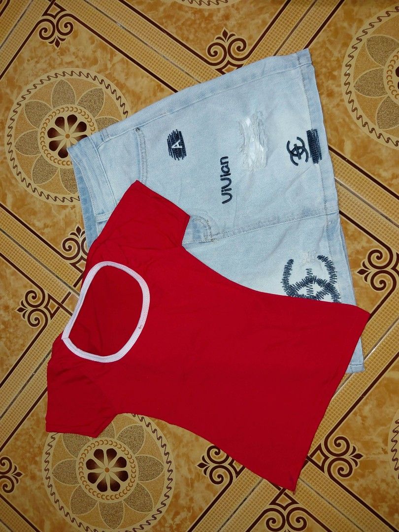 Crop Top Bundle (Category: Sets or Coordinates) located in Manila. Submitted by risezaahh (Listing ID 1465691240, Image 1). Description: - Comes with your choice of crop top in red, grey, orange, or blue - Mix and match sets for easy, everyday casual looks - Essential warm-weather wardrobe staples - Pairs effortlessly with sneakers or sandals 1. Red top - sold 2. Blue top - sold 3. brown double-lining top - sold.