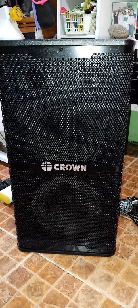 Crown Speaker System (Category: Soundbars, Speakers & Amplifiers) located in Quezon City. Submitted by dancatz (Listing ID 1465623245, Image 2). Description: □ P 2500.00 - Brand: Crown - Color: Black - Design: Metal mesh grille with a stylish center vertical logo panel - Build Quality: Solid and durable construction - Best For: Parties, gatherings, and home audio setups - Condition: Brand new/Good as new - pick up only to test LFB Seller's locati