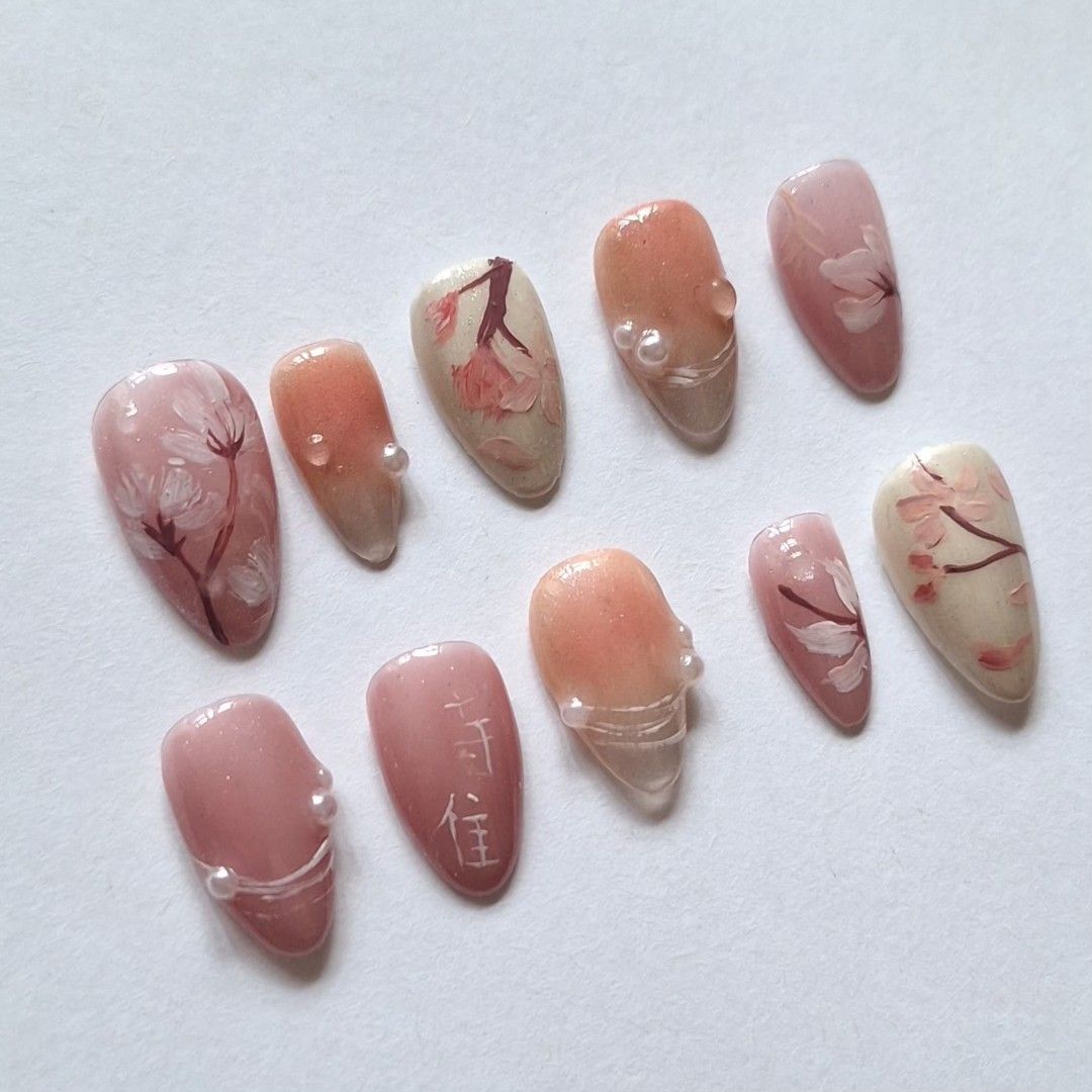 Custom press on nails (Category: Hands & Nails) located in Quezon City. Submitted by luxetips_pressph (Listing ID 1465670692, Image 2). Description: Custom Press On Nails for 250-350php Any shape and length message to order and for inquiries! Inclusions: 📌 Nail Prep Kit (Alcohol Pads, Cuticle Pusher, Nail File) 📌Jelly Glue 📌 Care Card 📌Press On Nails.
