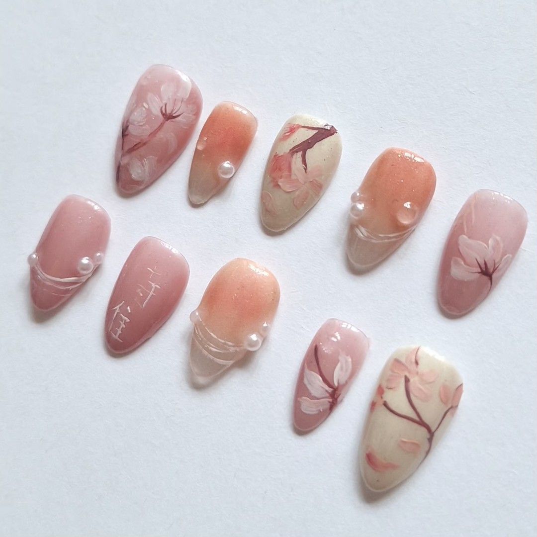 Custom press on nails (Category: Hands & Nails) located in Quezon City. Submitted by luxetips_pressph (Listing ID 1465670692, Image 3). Description: Custom Press On Nails for 250-350php Any shape and length message to order and for inquiries! Inclusions: 📌 Nail Prep Kit (Alcohol Pads, Cuticle Pusher, Nail File) 📌Jelly Glue 📌 Care Card 📌Press On Nails.