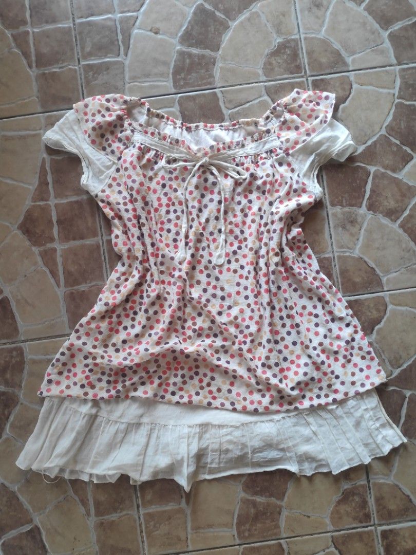 cute polka dots off shoulder top (Category: Blouses) located in Agoo. Submitted by ccocooo (Listing ID 1465630455, Image 2). Description: 𖹭 some flaw on the lower shoulder but barely noticeable! 𖹭 mop: gcash & maribank 𖹭 dm for more info!.