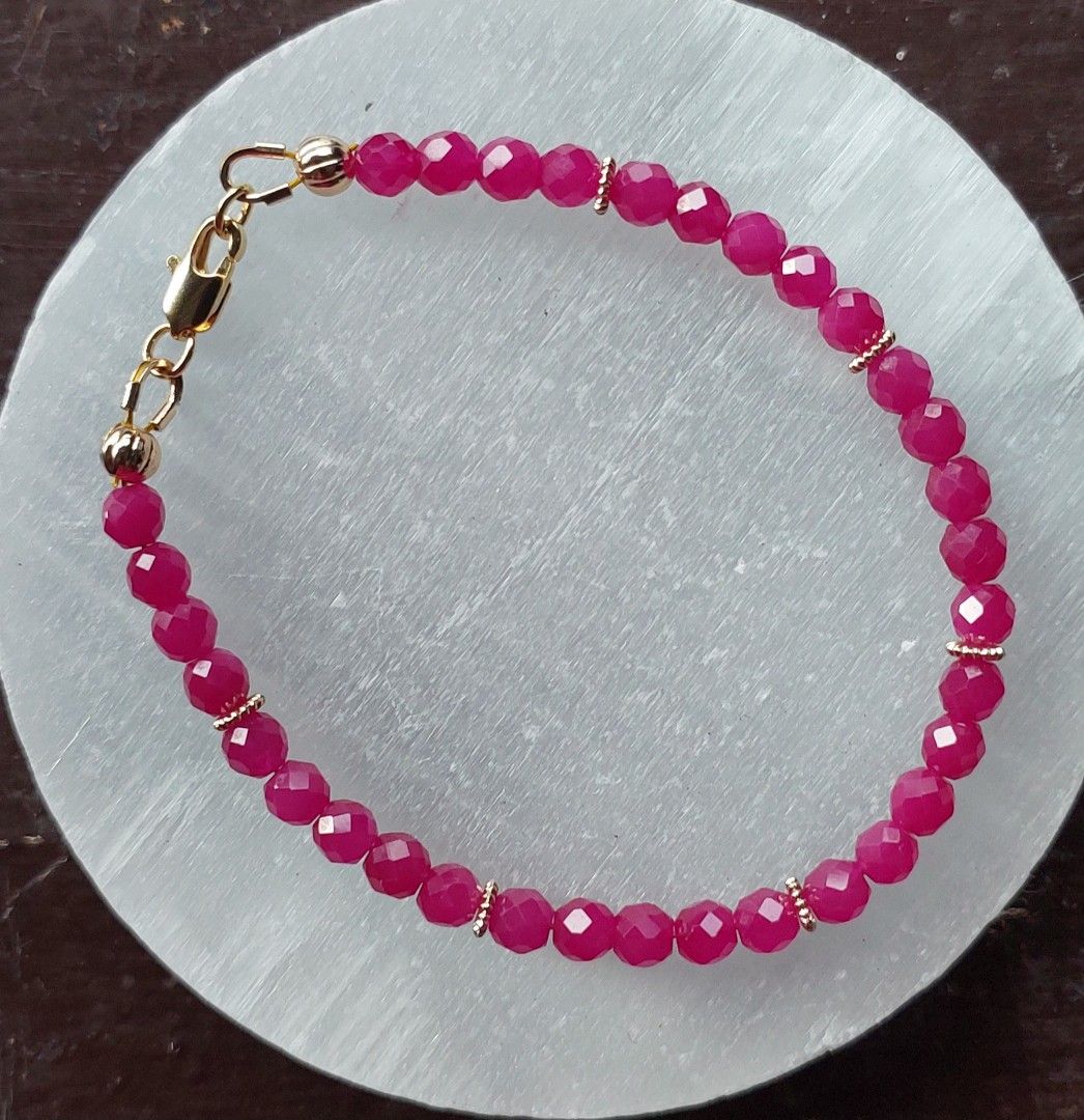 Dainty Ruby Bracelet 4mm (Category: Bracelets) located in Gapan. Submitted by purseofjune (Listing ID 1465661266, Image 2). Description: 16cm wrist size 4mm beads size.