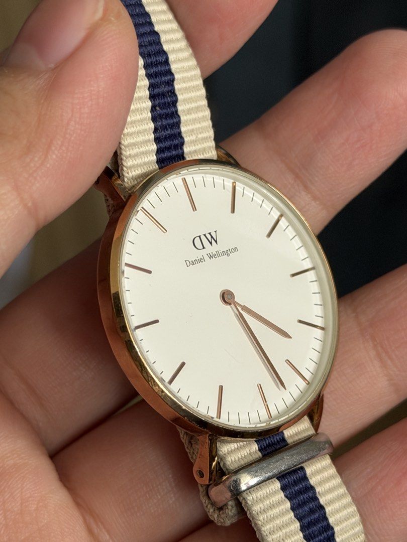 Daniel Wellington Classic Rose Gold Watch (Category: Luxury Watches) located in Caloocan City. Submitted by jhanxel (Listing ID 1465585626, Image 1). Description: Rose gold case with white dial • Still in good working condition • Has signs of normal use/minor scratches.