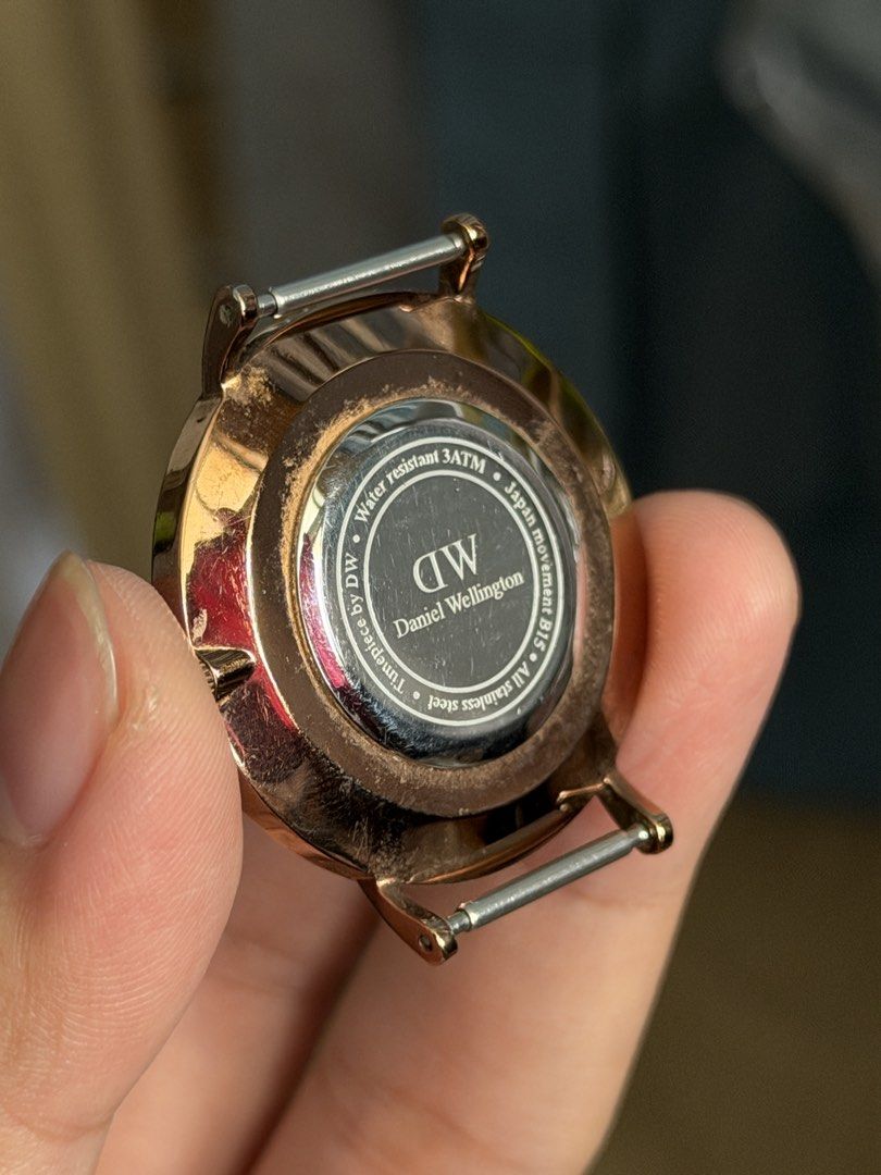 Daniel Wellington Classic Rose Gold Watch (Category: Luxury Watches) located in Caloocan City. Submitted by jhanxel (Listing ID 1465585626, Image 3). Description: Rose gold case with white dial • Still in good working condition • Has signs of normal use/minor scratches.