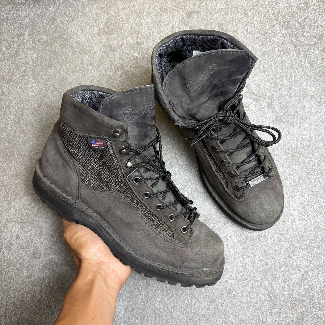 Danner GDC x Kevlar Light LT Boots Grey US Made (Category: Boots) located in Cagayan de Oro. Submitted by taramattsa45690 (Listing ID 1465680209, Image 1). Description: Danner Kevlar Light LT boots in dark grey. Made in USA with Gore-Tex lining and mesh side panels. Rugged lug soles and black laces included. Classic tactical outdoor style. Size tag inside tongue..