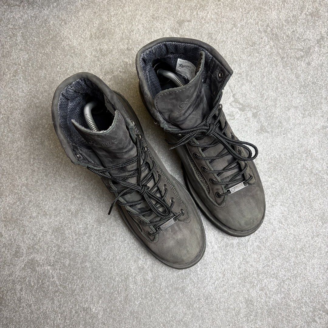 Danner GDC x Kevlar Light LT Boots Grey US Made (Category: Boots) located in Cagayan de Oro. Submitted by taramattsa45690 (Listing ID 1465680209, Image 2). Description: Danner Kevlar Light LT boots in dark grey. Made in USA with Gore-Tex lining and mesh side panels. Rugged lug soles and black laces included. Classic tactical outdoor style. Size tag inside tongue..