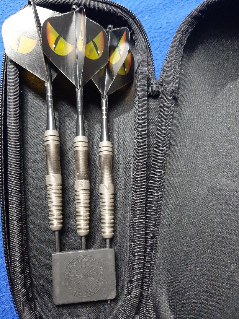 Dart pin set with case (Category: Other Sports Equipment and Supplies) located in Baras. Submitted by iambriane07 (Listing ID 1465605122, Image 1). Description: for sure buyer only dart pin second hand brand: BUL's NL ( bul"s darta netheelands) model :kim huybrechts 80% plain edition brand new price nasa 3,800 on hand NO COD Jnt pick up or lalamove.