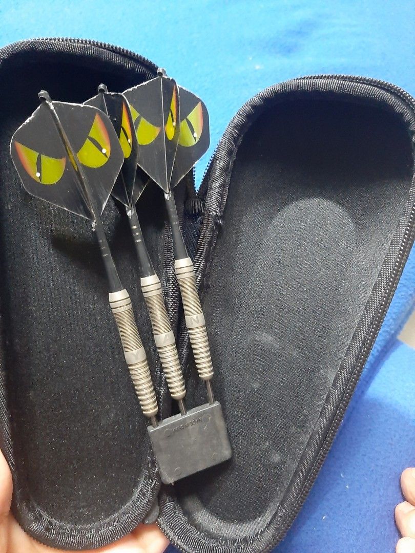 Dart pin set with case (Category: Other Sports Equipment and Supplies) located in Baras. Submitted by iambriane07 (Listing ID 1465605122, Image 2). Description: for sure buyer only dart pin second hand brand: BUL's NL ( bul"s darta netheelands) model :kim huybrechts 80% plain edition brand new price nasa 3,800 on hand NO COD Jnt pick up or lalamove.