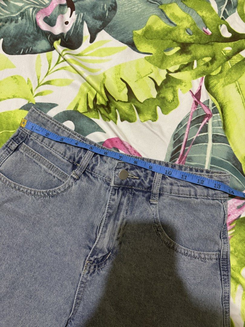 Dazy Denim Bermuda Shorts or Jorts (Category: Shorts) located in Borongan. Submitted by loupreloveddd (Listing ID 1465602936, Image 3). Description: - used few times only - retails around 600+ on sh3in - waist 27-28” - M on tag.