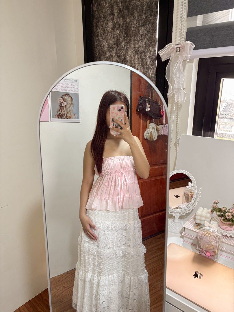 dear vidal pink ruffle top & white maxi skirt set (Category: Sleeveless) located in Quezon City. Submitted by coquettegirliepop (Listing ID 1465634379, Image 1). Description: sold as set only used once.
