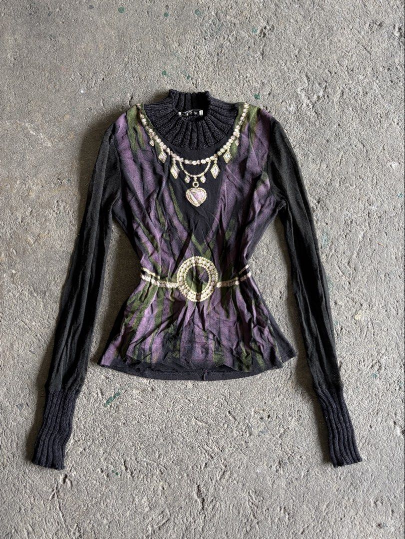 Decy Long Sleeve Trompe L'oeil Print Top (Category: Longsleeves) located in Quezon City. Submitted by ward.drobe (Listing ID 1465629194, Image 1). Description: Deca paris top Size M-L strechy.