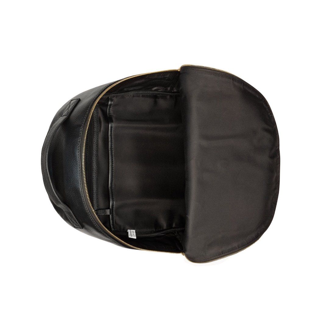 DELSEY Paris Le Cuir Graine Backpack (Category: Backpacks) located in Manila. Submitted by silverjubilee (Listing ID 1465679341, Image 2). Description: brand new delsey backpack. still with price tag attached. bought for 22,990 php. unused. rfs need funds interested? message me for actual photos.