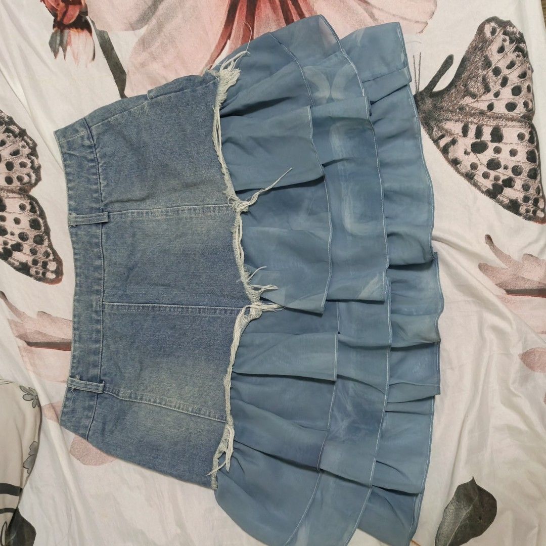 Denim Skirt with mesh layer (Category: Skirts) located in Maragondon. Submitted by wynne.picks (Listing ID 1465690640, Image 2). Description: can fit 27-29 girlys.