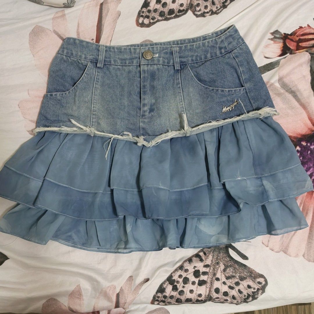 Denim Skirt with mesh layer (Category: Skirts) located in Maragondon. Submitted by wynne.picks (Listing ID 1465690640, Image 1). Description: can fit 27-29 girlys.