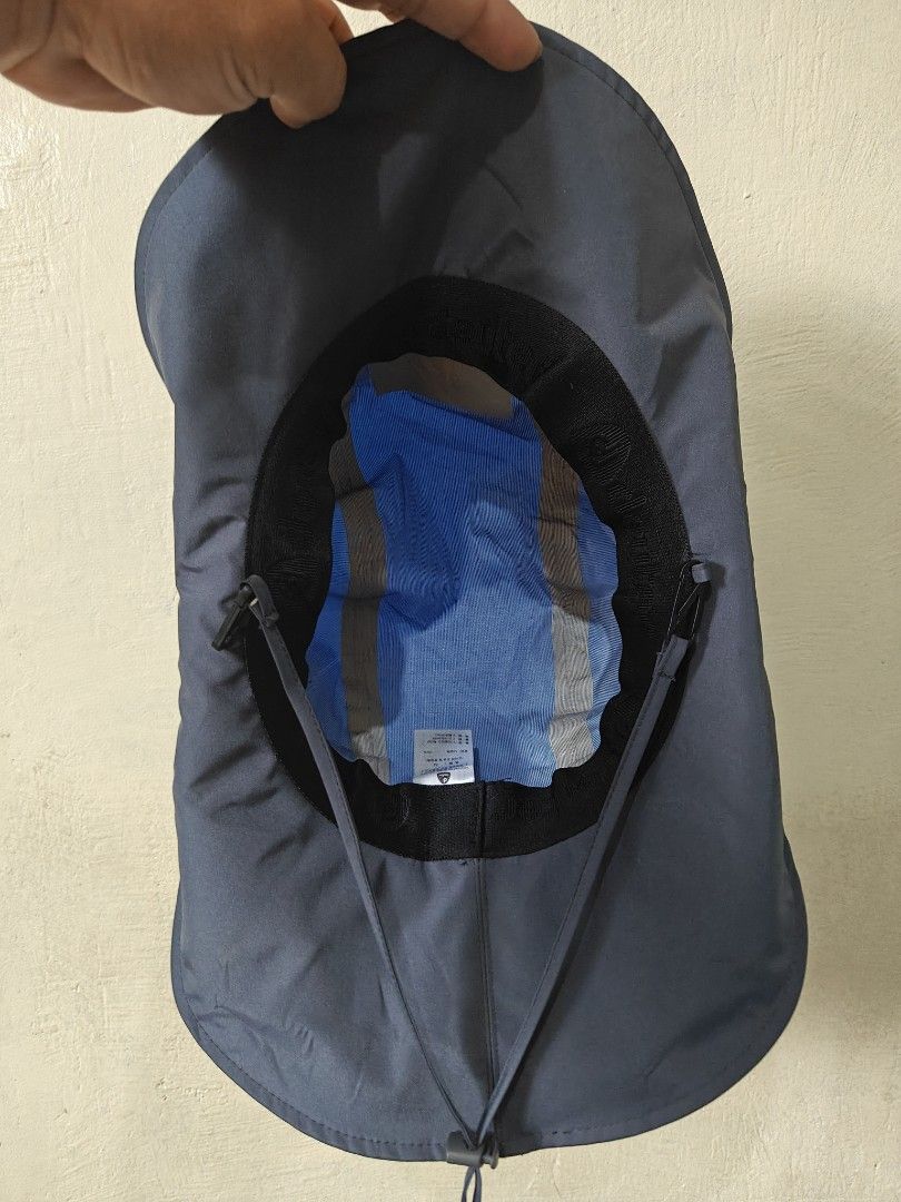 Deuter (Category: Activewear) located in Mandaue City. Submitted by prekfinds (Listing ID 1465640673, Image 3). Description: Deuter Outdoor sun hat As new condition 9.9/10 colorate Size:Medium on tag But it's also fits in Large size Two toned boonie/bucket style w/a royal blue crown and dark navy brim Embroidered logo branding on the front panel No issue.