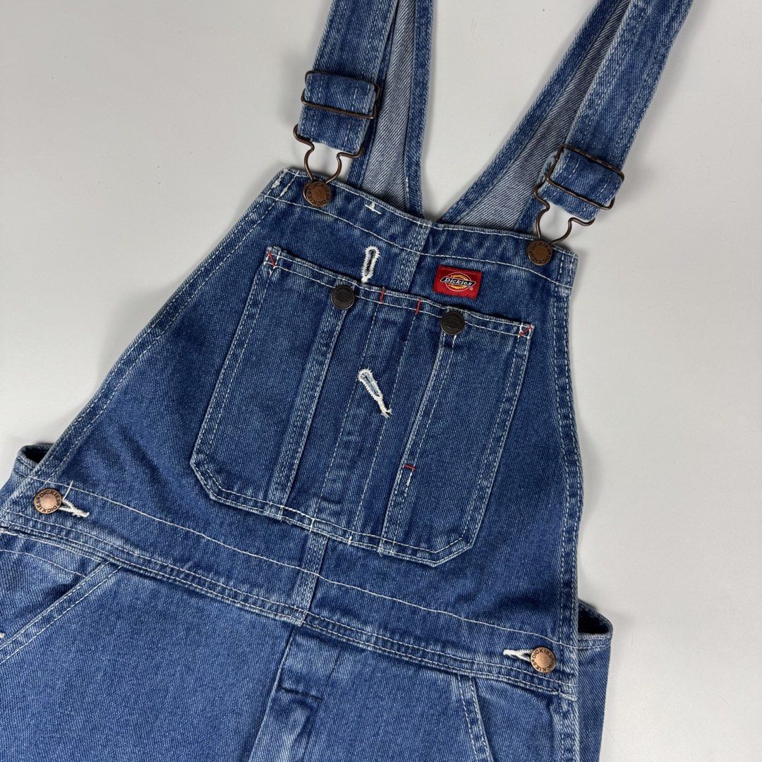 Dickies BIB OV / JUMPSUIT (Category: Activewear) located in Bulacan. Submitted by b4mzz (Listing ID 1465734678, Image 1). Description: Dickies Jumper Waist: 30 – waist to hem: 49 Length: 40 Color rate: 10/10 Issue: none.