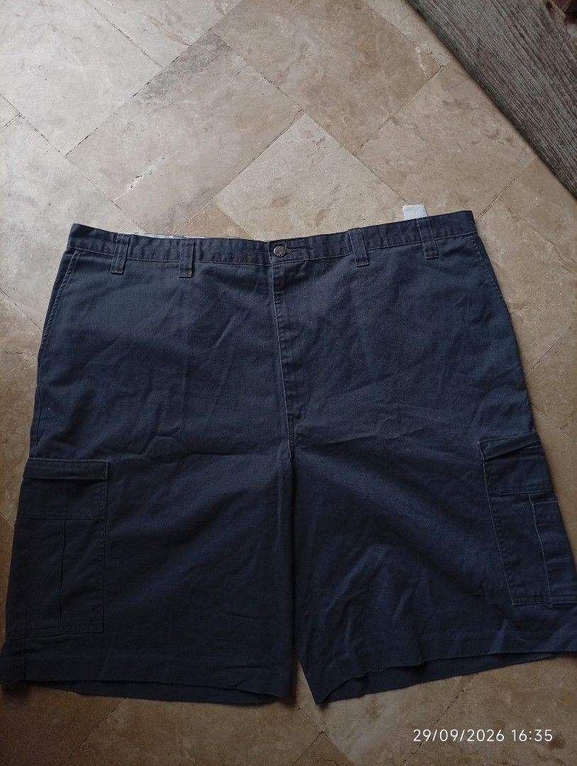 Dickies Bigsize Cargo 6 Pocket Shorts (Category: Shorts) located in Naga. Submitted by bonethugz1822 (Listing ID 1465744144, Image 2). Description: Verygood condition No flaws Size 48 Dark grey/Charcoal grey? Grey? 550.