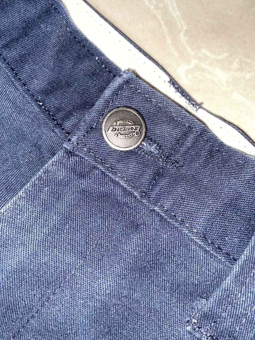 Dickies Cargo Pants Navy Blue 36x34 (Category: Trousers) located in Muntinlupa City. Submitted by ajdomingo504210 (Listing ID 1465642598, Image 2). Description: DETAILS AND ISSUE ARE ALREADY POSTED 36x43x10 .