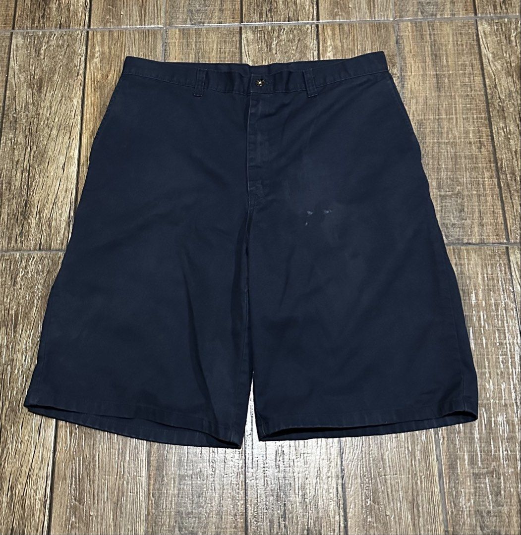 DICKIES CARGO SHORTS (Category: Shorts) located in Manila. Submitted by urban.vintage (Listing ID 1465736341, Image 3). Description: ISSUE: NONE (NEED WASH) MOP :GCASH (NO COD) SHIP VIA: LALAMOVE & J&T LOCATION: PASIG CITY LENGTH: 23 HEM : 12 WIDTH :36 .