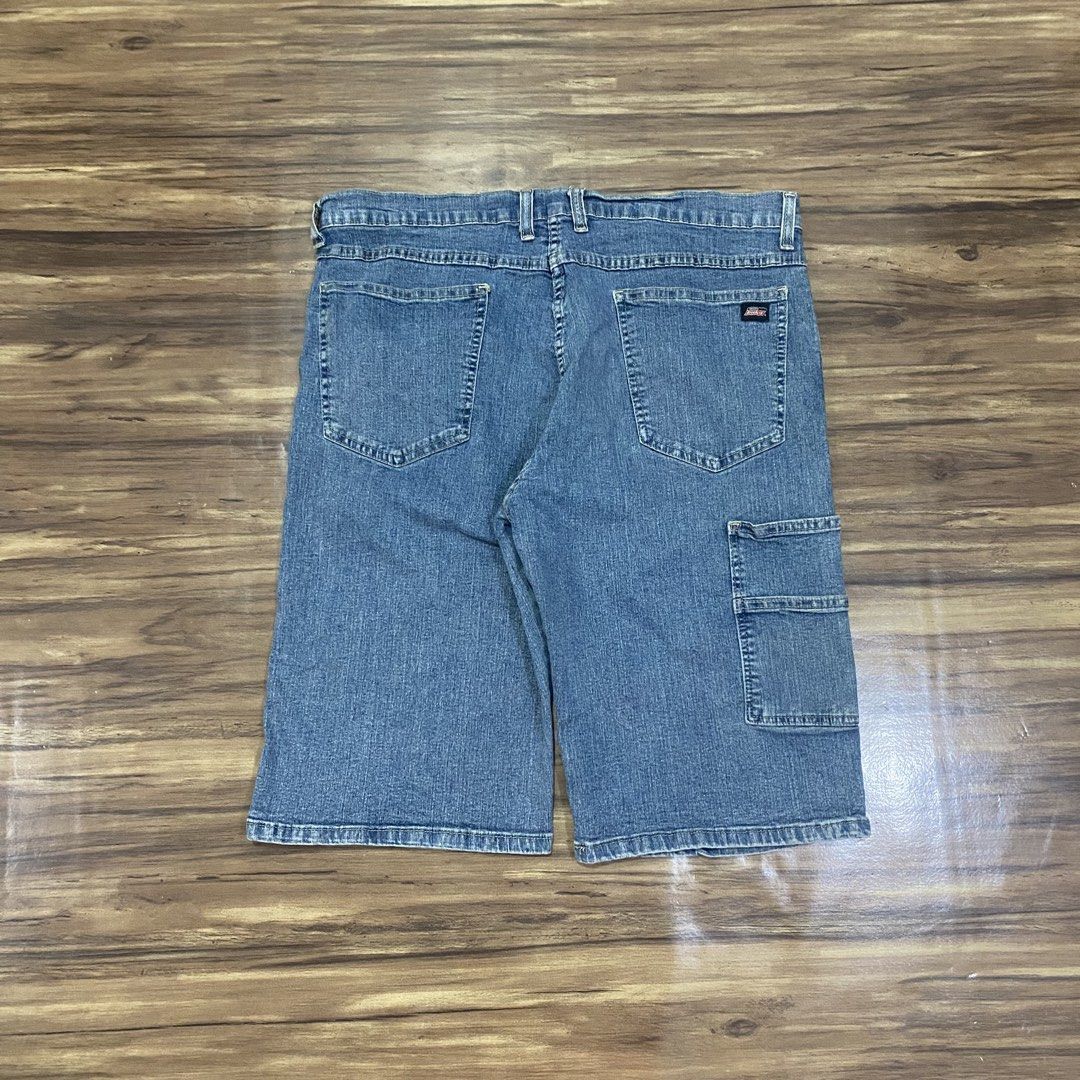 Dickies Carpenter Jorts (Category: Shorts) located in Cebu City. Submitted by accurate.curations.ceb (Listing ID 1465700513, Image 2). Description: Dickies Carpenter Jorts Excellent Conditio COLOR RATE: 9.5/10 Issues: None 36 Measurements: Width: 36 inches Length: 22 inches Leg Opening: 11 inches Price + Sf 📍Cebu Shipping via J&T NO COD/COP PAYMENT FIRST VIA GCASH OR BANK Unli vouch and VC for legitimacy dm if interested 📩.