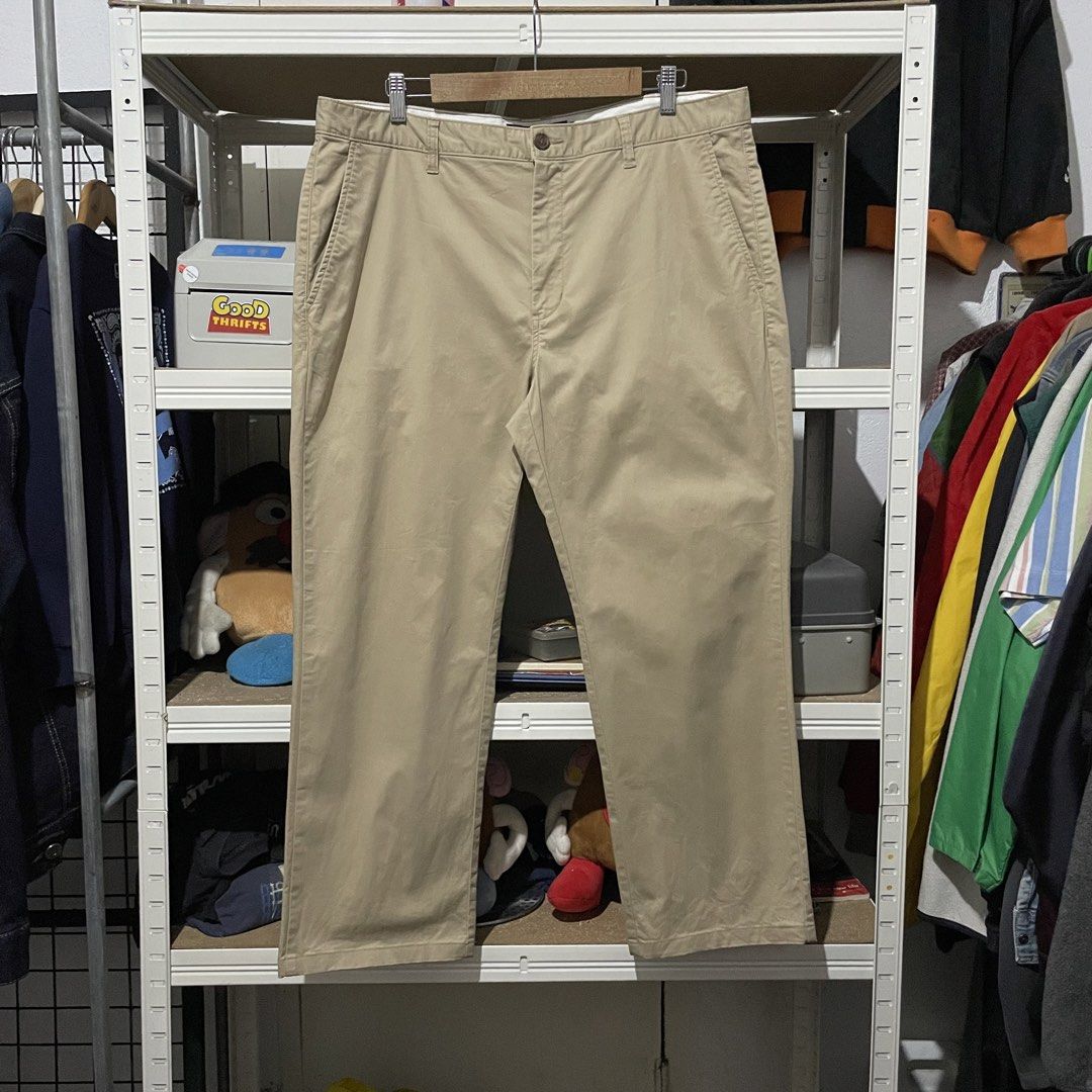 Dickies Chino Pants 39 x 37 (Category: Chinos) located in Porac. Submitted by good.thriftsph (Listing ID 1465579938, Image 1). Description: 38 on tag 39 actual waist 37 L (altered) Very Good Condition Minimal Flaw (5th pic) Gcash•JNT•Porac Pampanga .