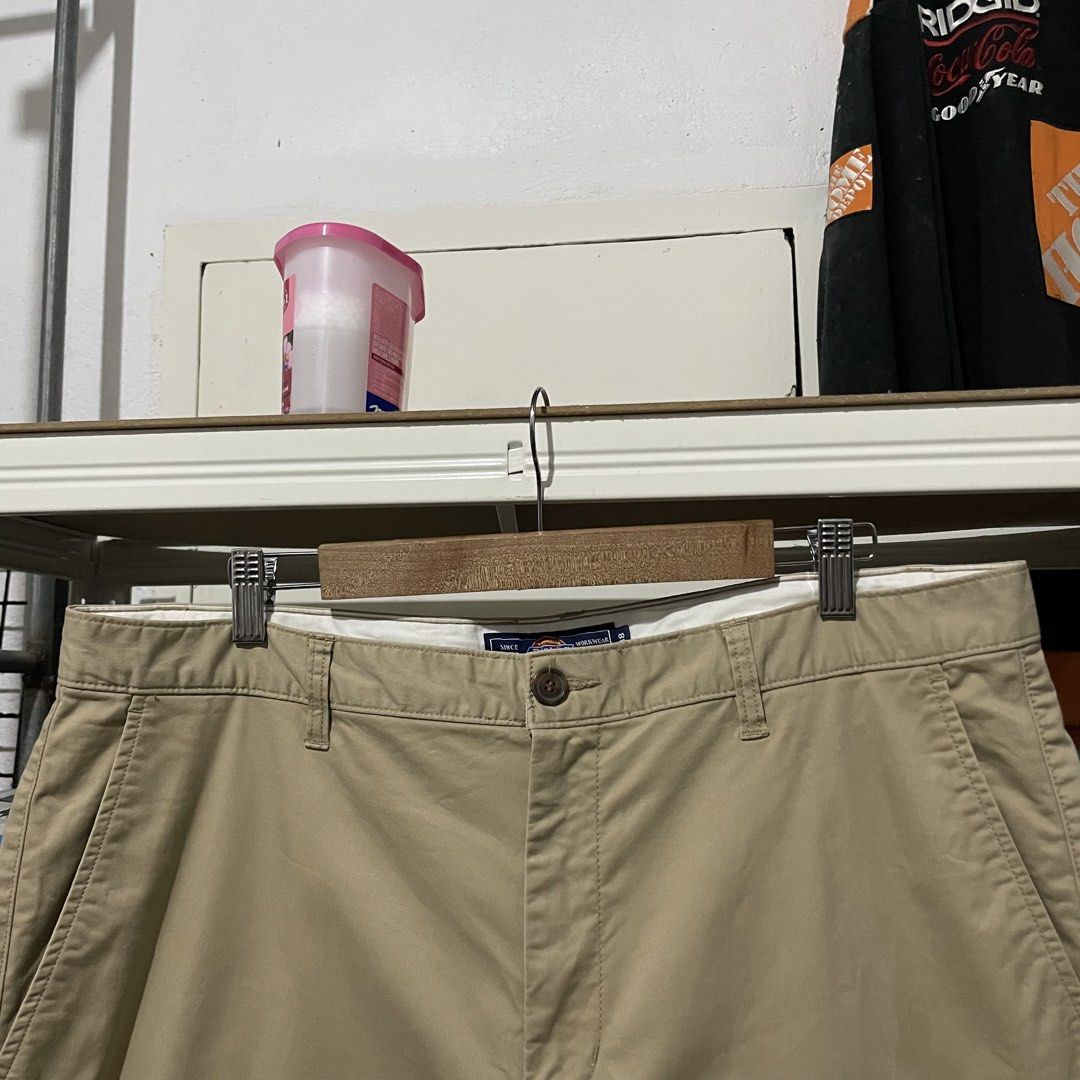 Dickies Chino Pants 39 x 37 (Category: Chinos) located in Porac. Submitted by good.thriftsph (Listing ID 1465579938, Image 2). Description: 38 on tag 39 actual waist 37 L (altered) Very Good Condition Minimal Flaw (5th pic) Gcash•JNT•Porac Pampanga .