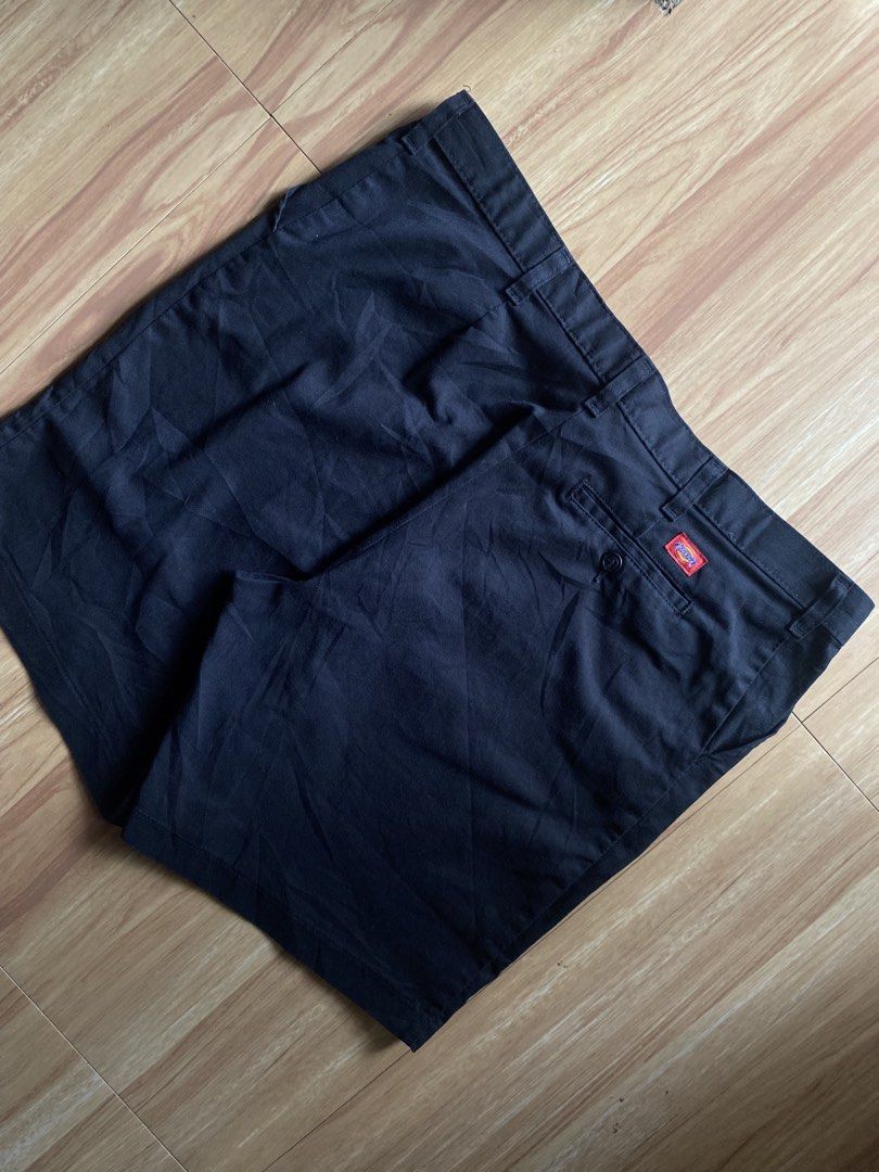 Dickies Short (Category: Shorts) located in San Andres. Submitted by _wearlore. (Listing ID 1465642451, Image 2). Description: Dickies Short Excellent Condition Size: 32-36 No Issue Need wash +SF.